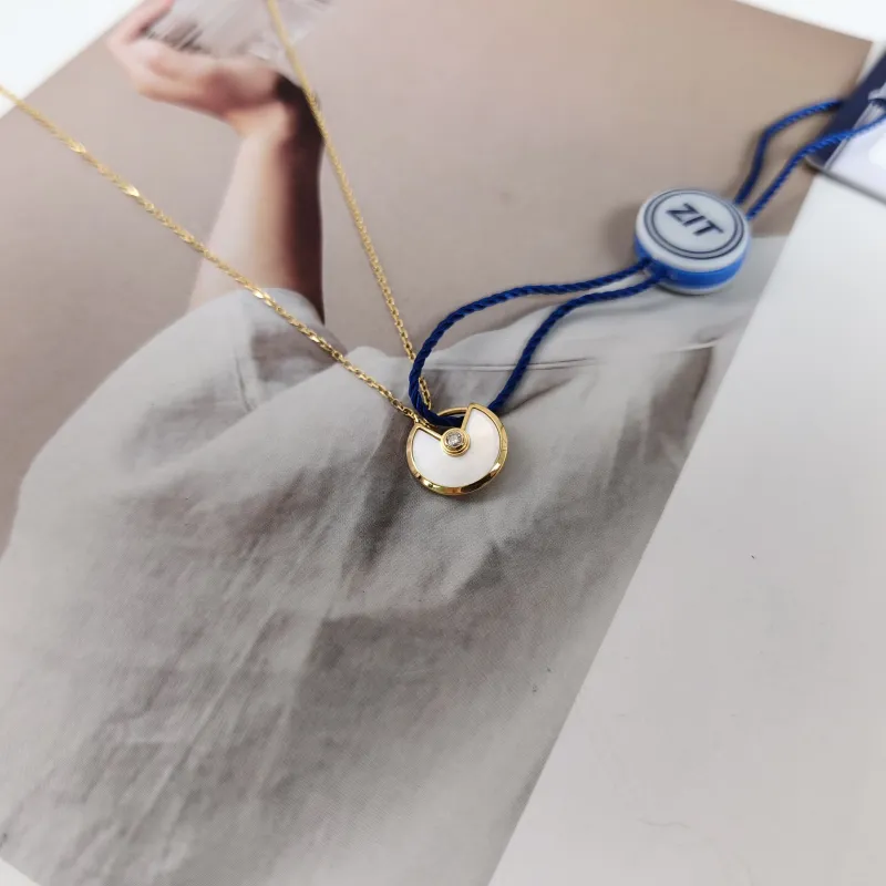 CARTIER Necklace Amulette de Necklace Pearl · White Mother-of-Pearl18KY ellow Gold Small1.2cm 40cm Small — cover view 2 of 8