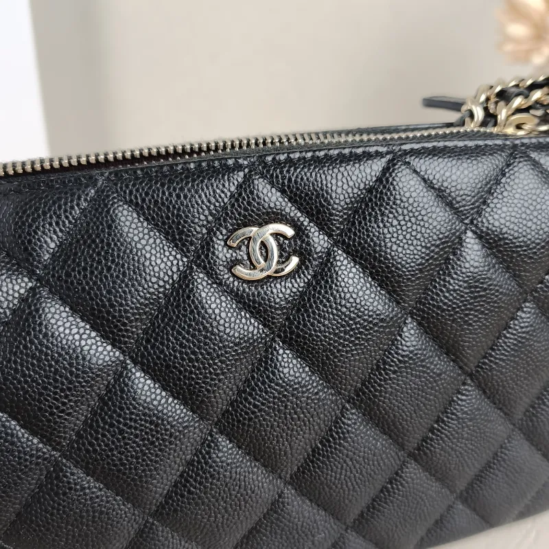 Chanel Crossbody Bag Black Grained Calfskin One Size 21 × 5.5 × 12 cm — detail view 6 of 13