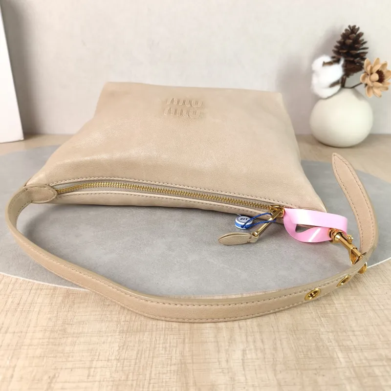 Miumiu Top Handle Bag Spirit Vanity Case Bag Cosmetic Bag Lambskin One Size18.5 × 10 × 14 cm — detail view 13 of 13