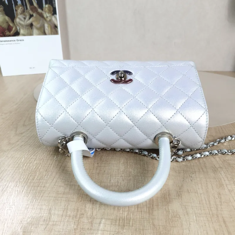 Chanel Top Handle Bag Coco Handle​ C Grained Calfskin Small 24 × 10 × 14 cm — detail view 7 of 12