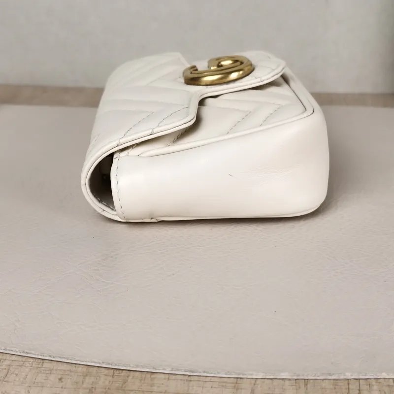 GUCCI Crossbody Bag GG Marmont Mini Marmont Mini White Calfskinmini16.5 × 4.5 × 9.5 cm — detail view 2 of 11