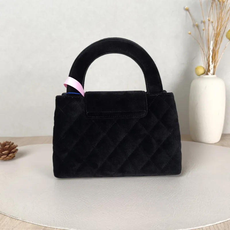 Chanel Crossbody Bag Kelly Black Velvetmini19 × 7 × 13 cm — cover view 2 of 5