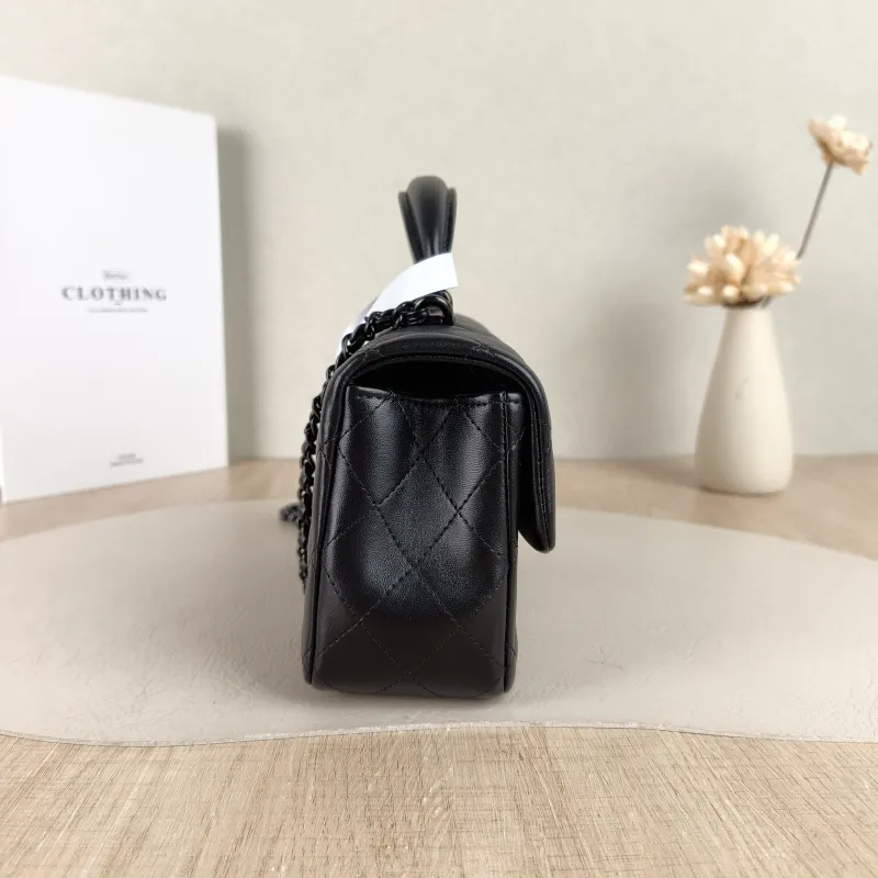 Chanel Crossbody Bag mini Black Lambskin mini 20 × 6 × 12 cm — detail view 12 of 13