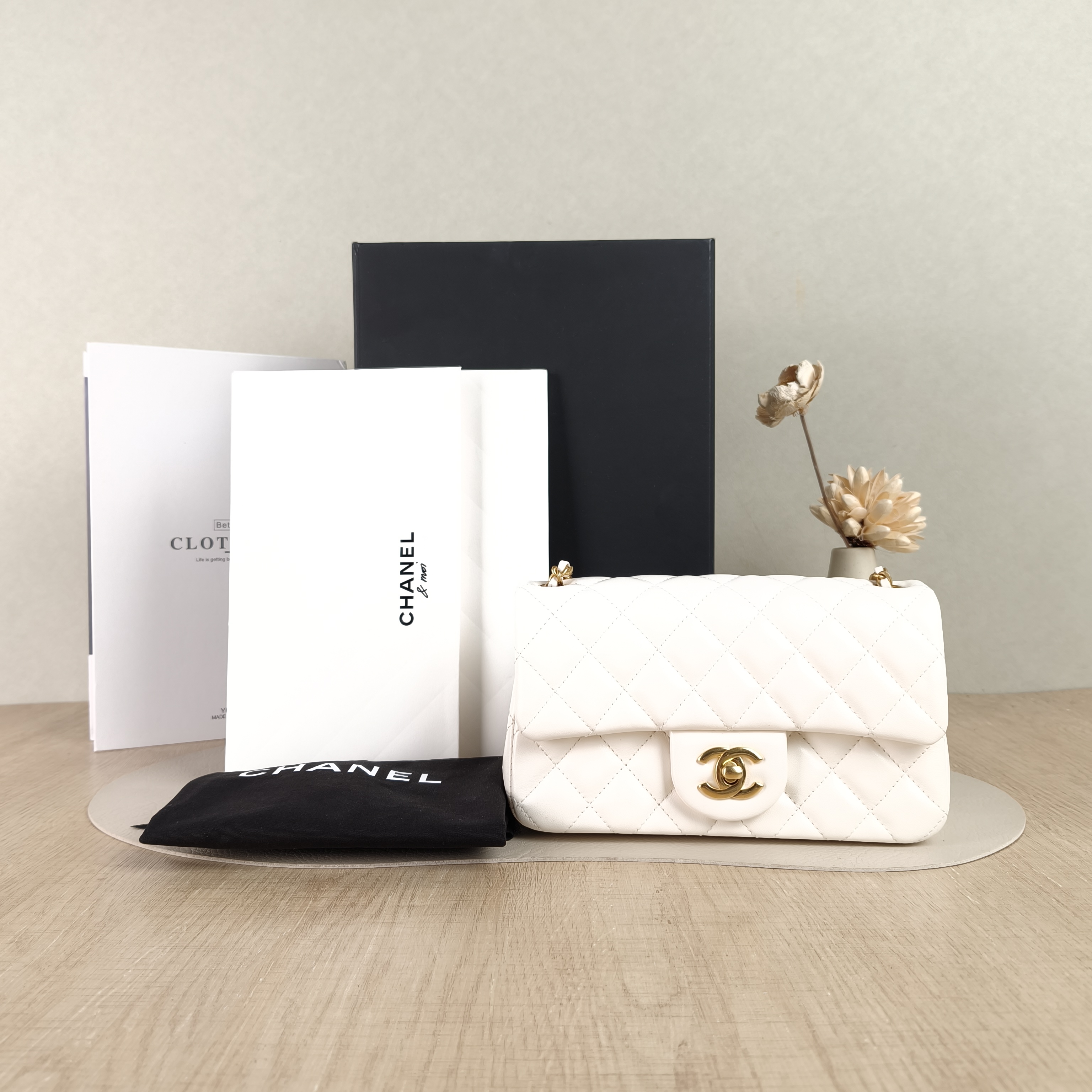 Chanel Crossbody Bag mini White Gold Lambskin mini20 × 6 × 12 cm — cover view 4 of 6