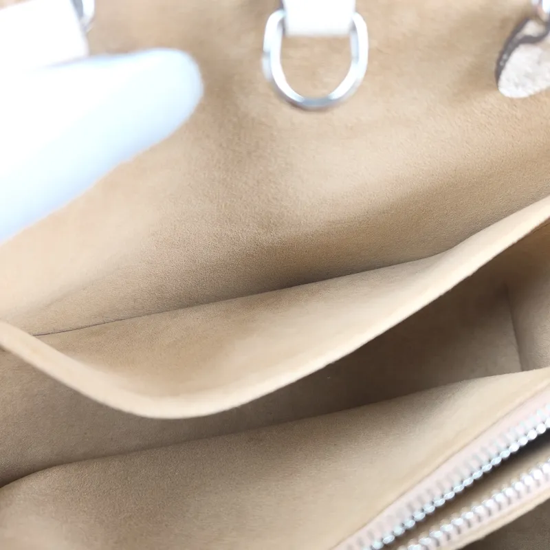 Louis Vuitton Crossbody Bag Marelle Tote Top Handle Bag White Epi Embossed Calfskin BB 25 × 11 × 17 cm — detail view 7 of 14