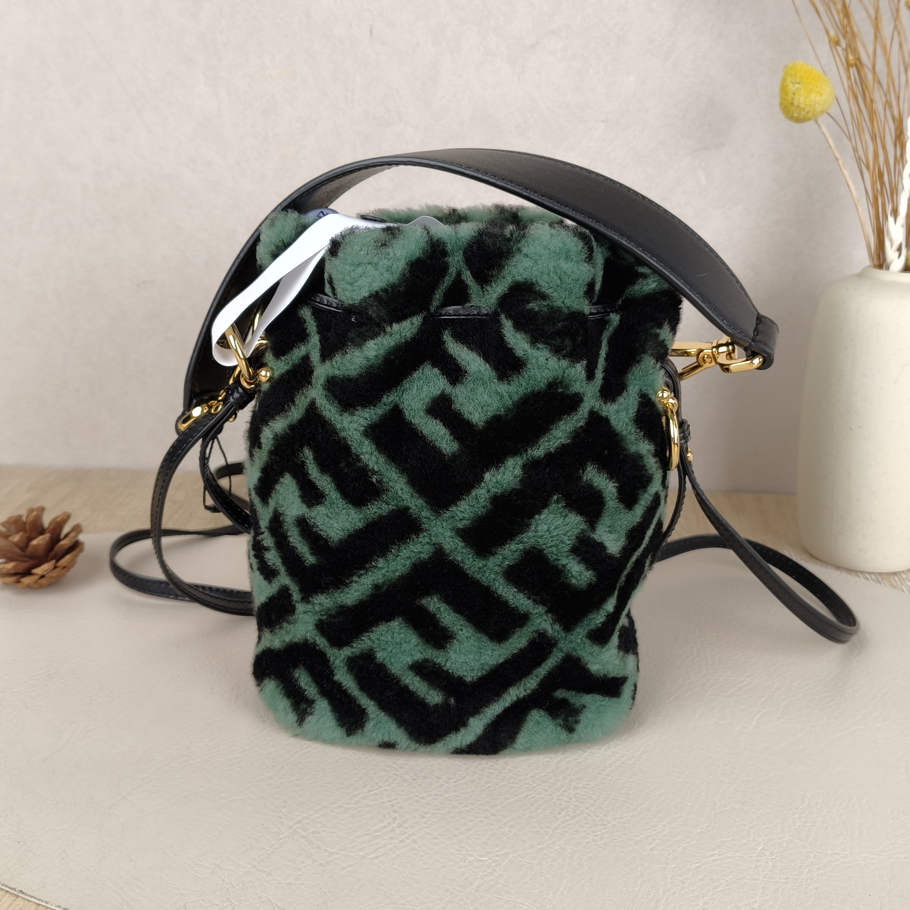 FENDI Crossbody Bag Mon Tresor Bucket Bag Green Black mini12 × 10 × 18 cm — cover view 8 of 8