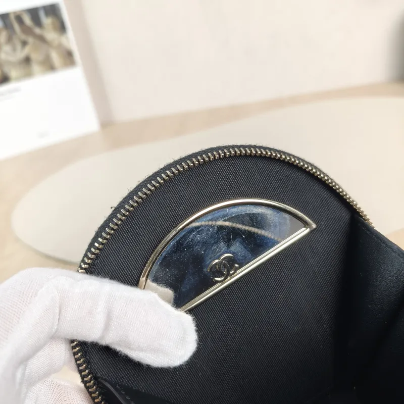 Chanel Crossbody Bag Crossbody Bag Black Grained Calfskin 12 × 5.5 × 11 cm 31 — detail view 11 of 12