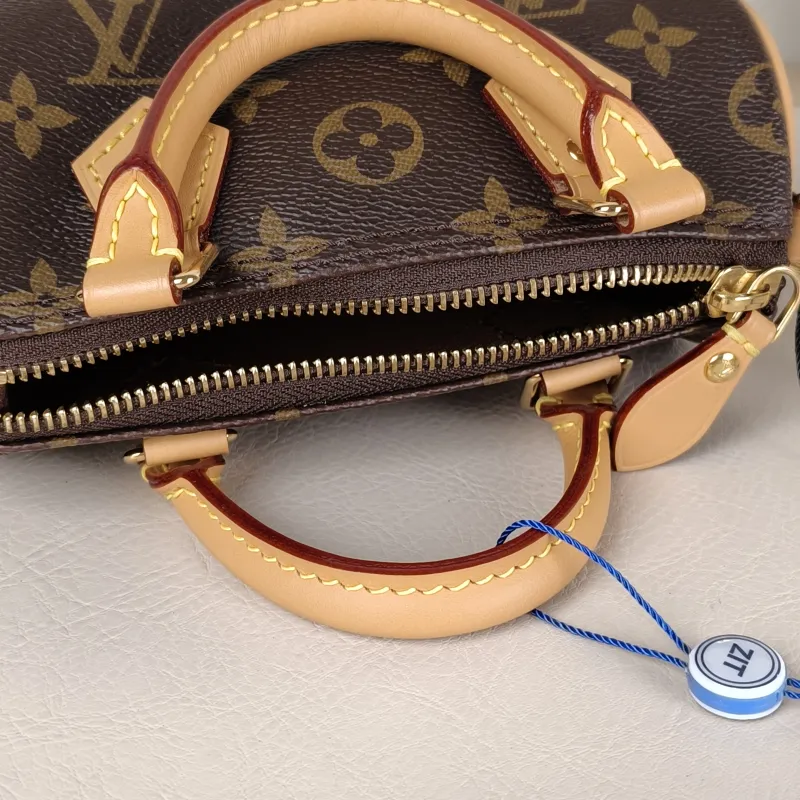 Louis Vuitton Crossbody Bag Speedy Nano Shoulder Strap PV Cnano16 × 7.5 × 10 cm — detail view 1 of 11