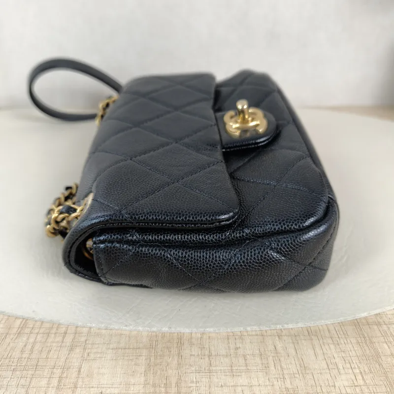 Chanel Crossbody Bag Black Calfskinmini17 × 4 × 12 cm — detail view 9 of 12