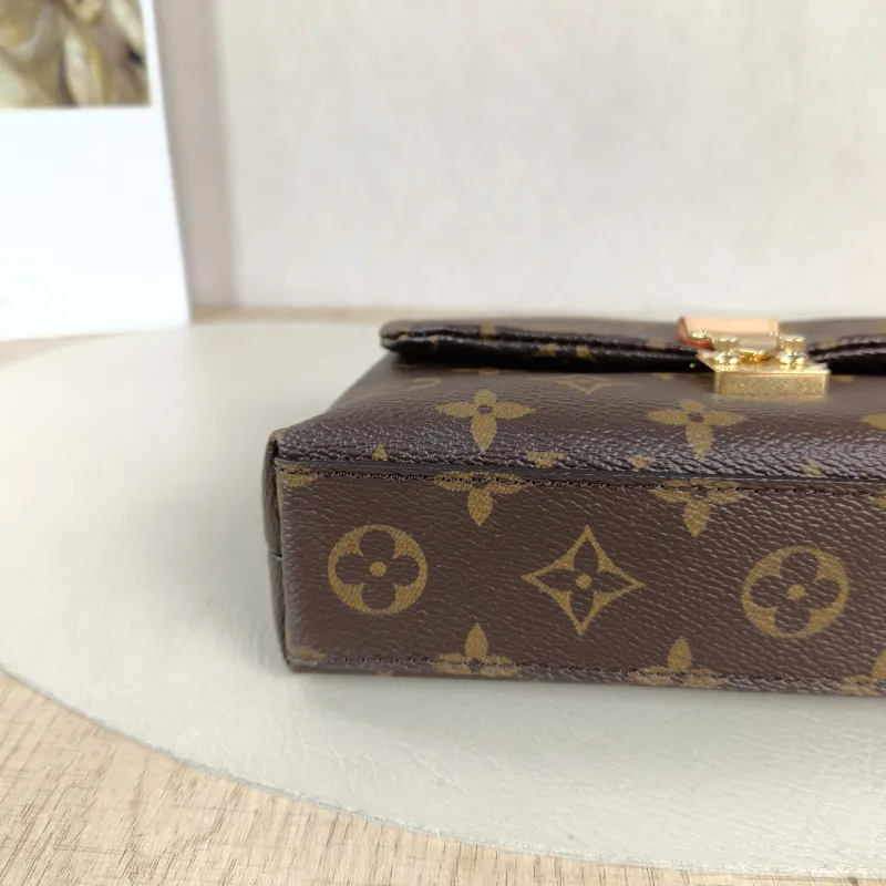 Louis Vuitton Crossbody Bag MADELEINE Monogram PV Cnano21 × 6 × 12.5 cm — detail view 9 of 13