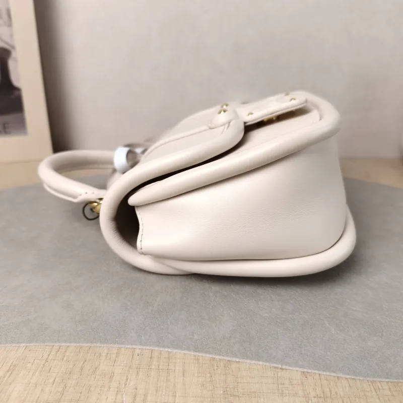 Louis Vuitton Crossbody Bag Hide and Seek Messenger Bag White Epi Embossed Calfskin 21 × 8 × 15 cm — detail view 6 of 11