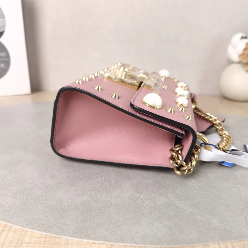 GUCCI Crossbody Bag Padlock Pink Calfskin Small 20.5 × 7.5 × 13 cm — detail view 4 of 13