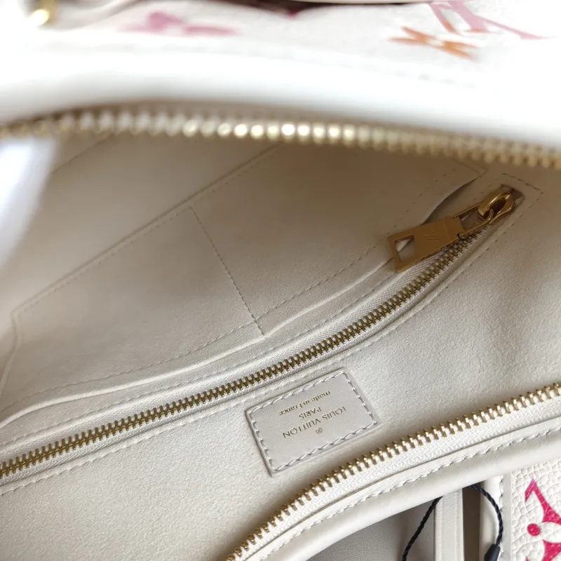 Louis Vuitton Crossbody Bag Carryall Calfskin Small 29.5 × 12 × 24 cm — detail view 2 of 12