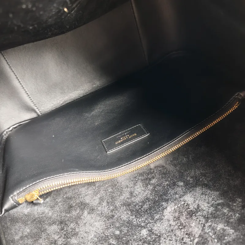 SAINT LAURENT Shoulder Bag LE 5 À 7 Hobo Black Calfskin Large30 × 13 × 31 cm — detail view 2 of 11
