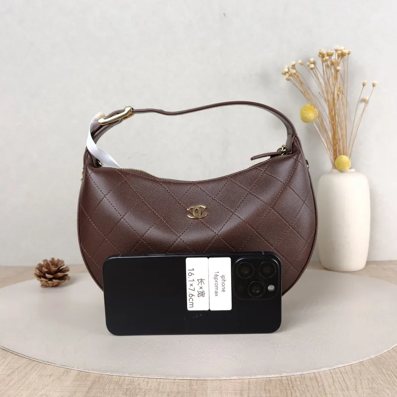 Chanel Shoulder Bag hobo Lambskin One Size 23.5 × 6 × 15 cm — cover view 5 of 5