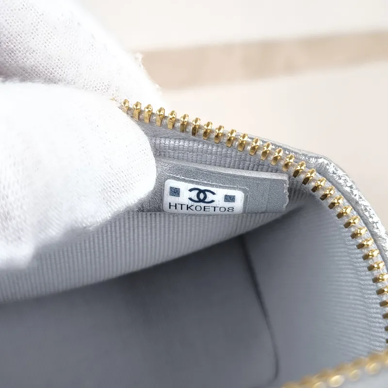 Chanel Crossbody Baglp Box Bag Top Handle Crossbody Bag Silver Grained Calfskin One Size19.5 × 5 × 17 cm — detail view 10 of 14