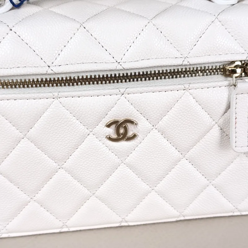 Chanel Crossbody Bag lp Box Bag Top Handle Crossbody Bag White Grained Calfskin 19.5 × 5 × 11 cm — detail view 12 of 15