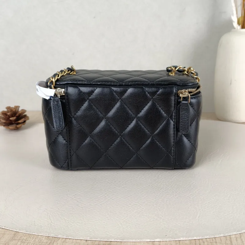 Chanel Crossbody Bag Edition Box Bag Cosmetic Bag Black Lambskin 17 × 8 × 9.5 cm — cover view 3 of 5