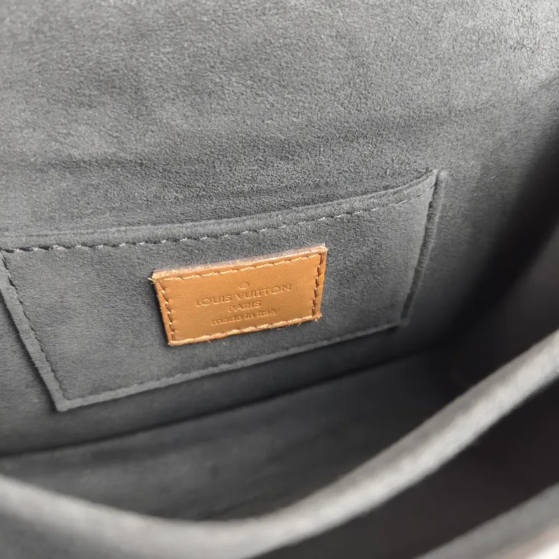 Louis Vuitton Crossbody Bag Dauphine Monogram PVC Mini 20 × 9 × 15 cm — detail view 5 of 10