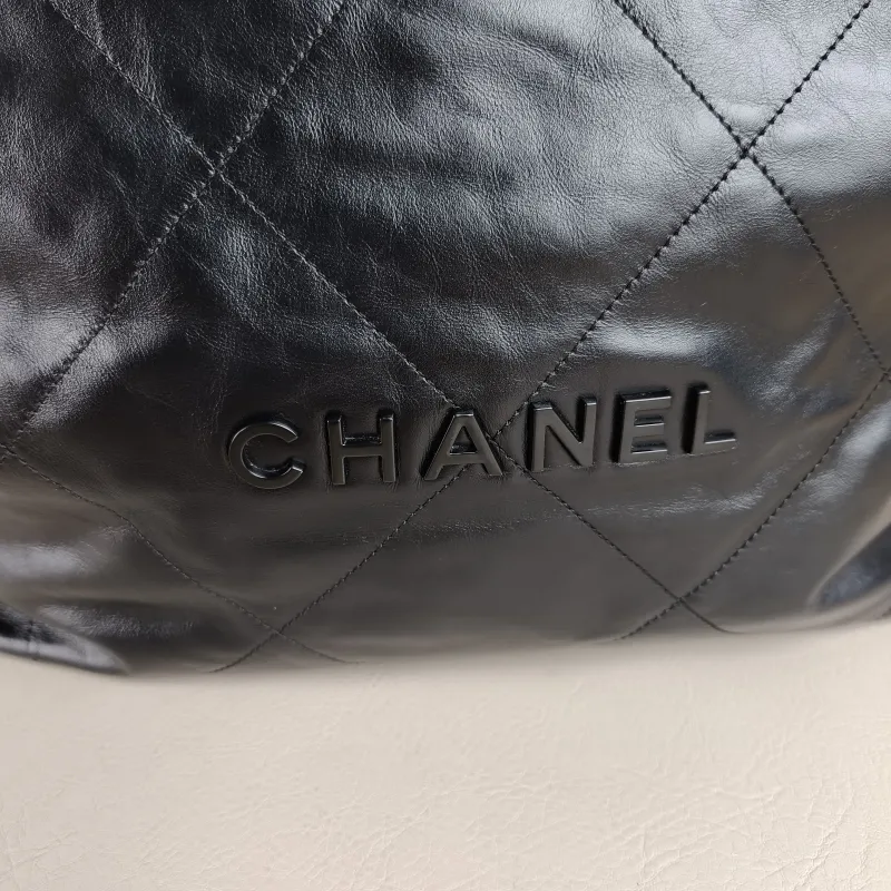 Chanel Shoulder Bag 22Bag Black CC alfskin Medium 39 × 8 × 42 cm — detail view 13 of 14