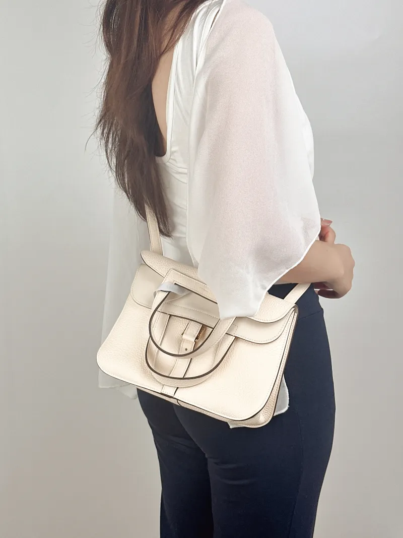 Hermès Shoulder Bag Halzan 25I2 Taurillon Clemence TC Calfskin Small25 × 8 × 17 cm — on-model view 2 of 2