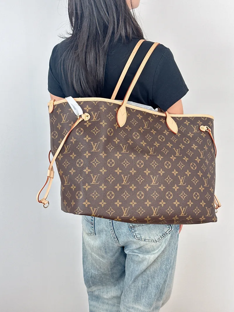 Louis Vuitton Shoulder Bag Neverfull Monogram PVC Large39 × 19 × 32 cm — on-model view 1 of 2