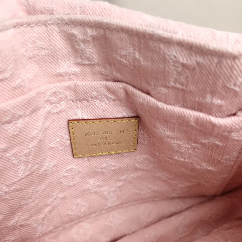 Louis Vuitton Shoulder Bag Sunset Pink 27 × 3 × 18 cm — detail view 4 of 12