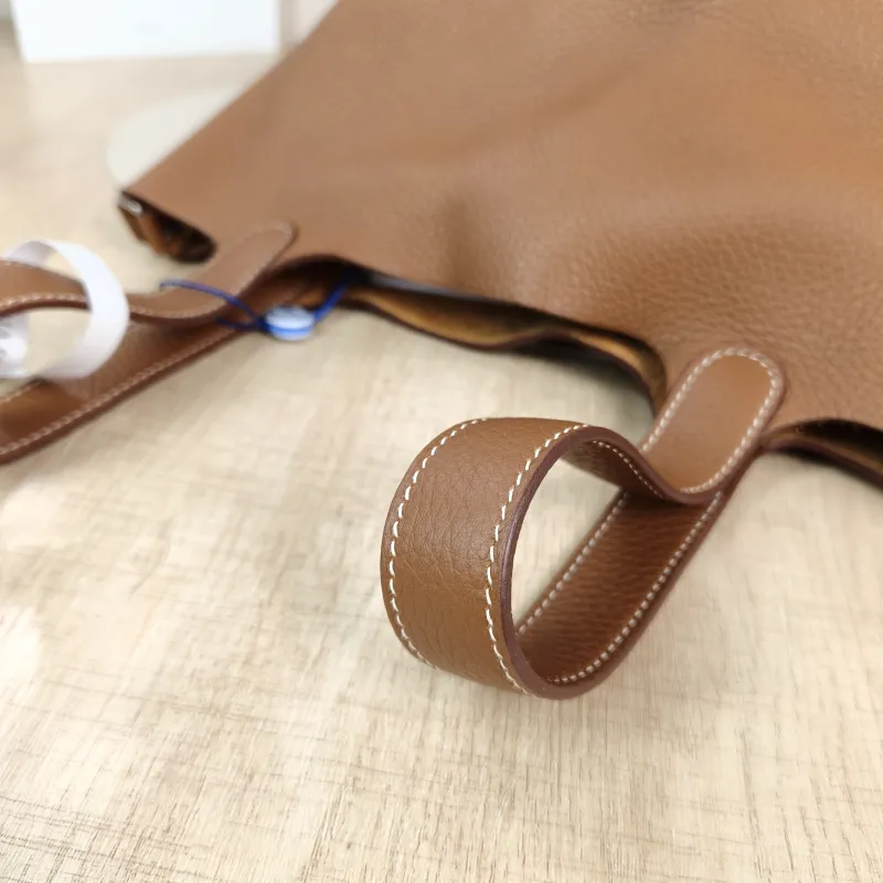 Hermès Top Handle Bag Picotin Lock 18 18 TC Calfskin Small 18 × 13 × 19 cm u — detail view 2 of 9