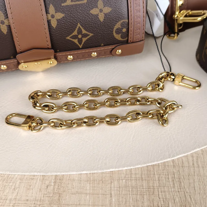 Louis Vuitton Crossbody Bag Papillon Trunk Monogram PVC Small19 × 9 × 9 cm — detail view 4 of 12