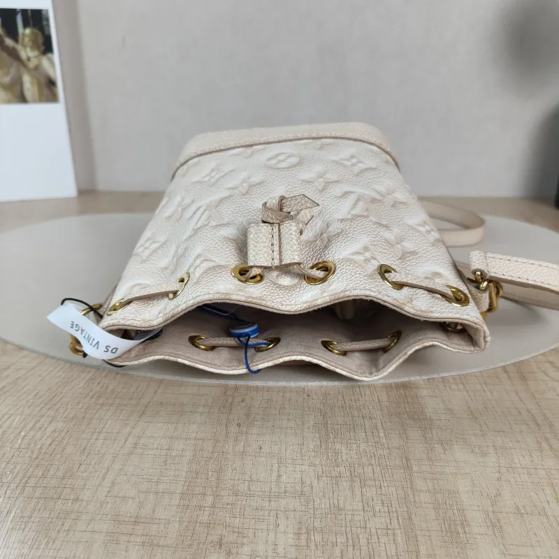 Louis Vuitton Shoulder Bag Petit Noé Bucket Bag Vintage Small 24 × 18 × 27 cm — detail view 7 of 11
