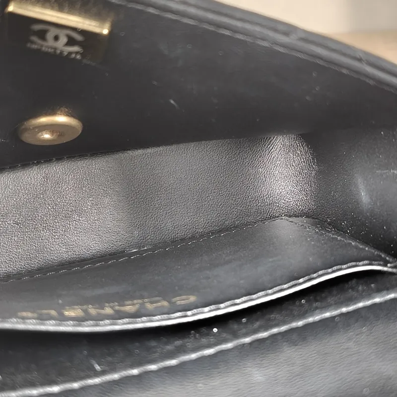Chanel Crossbody Bag24p Pearl Black Lambskinmini17 × 5 × 12.5 cm — detail view 6 of 14