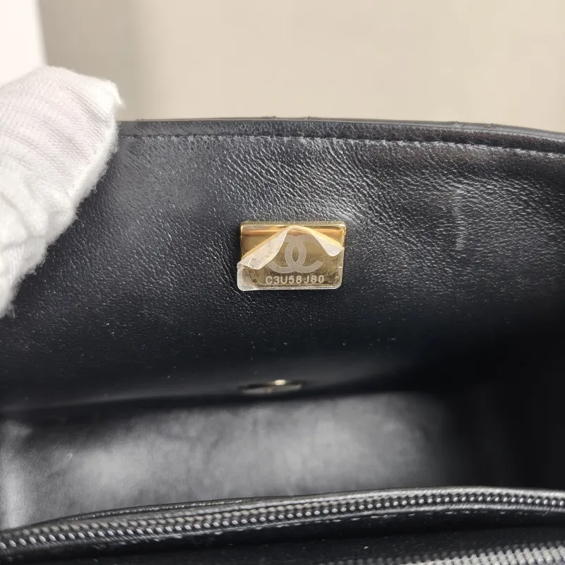 Chanel Crossbody Bag Classic Flap Mini CF Mini Black SL ambskin Mini 17 × 8 × 13.5 cm — detail view 7 of 14