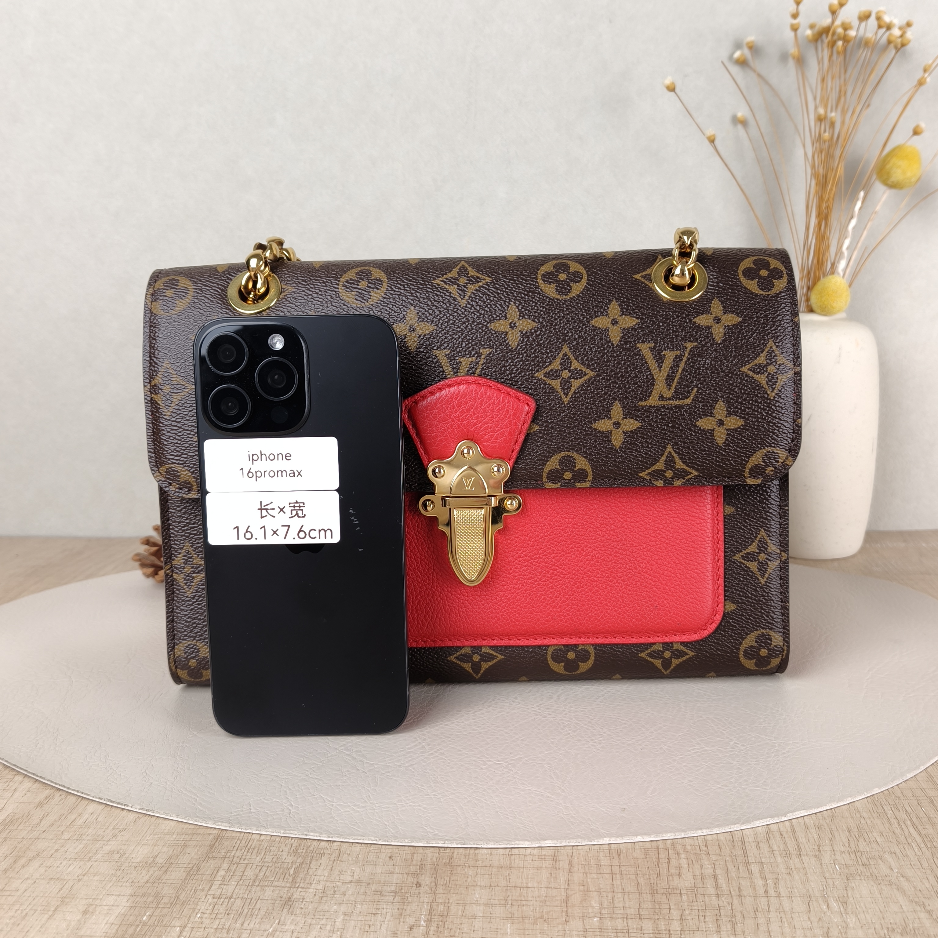 Louis Vuitton Crossbody Bag VICTOIRE Red PVC · Calfskin One Size27 × 10 × 17 cm — cover view 4 of 5