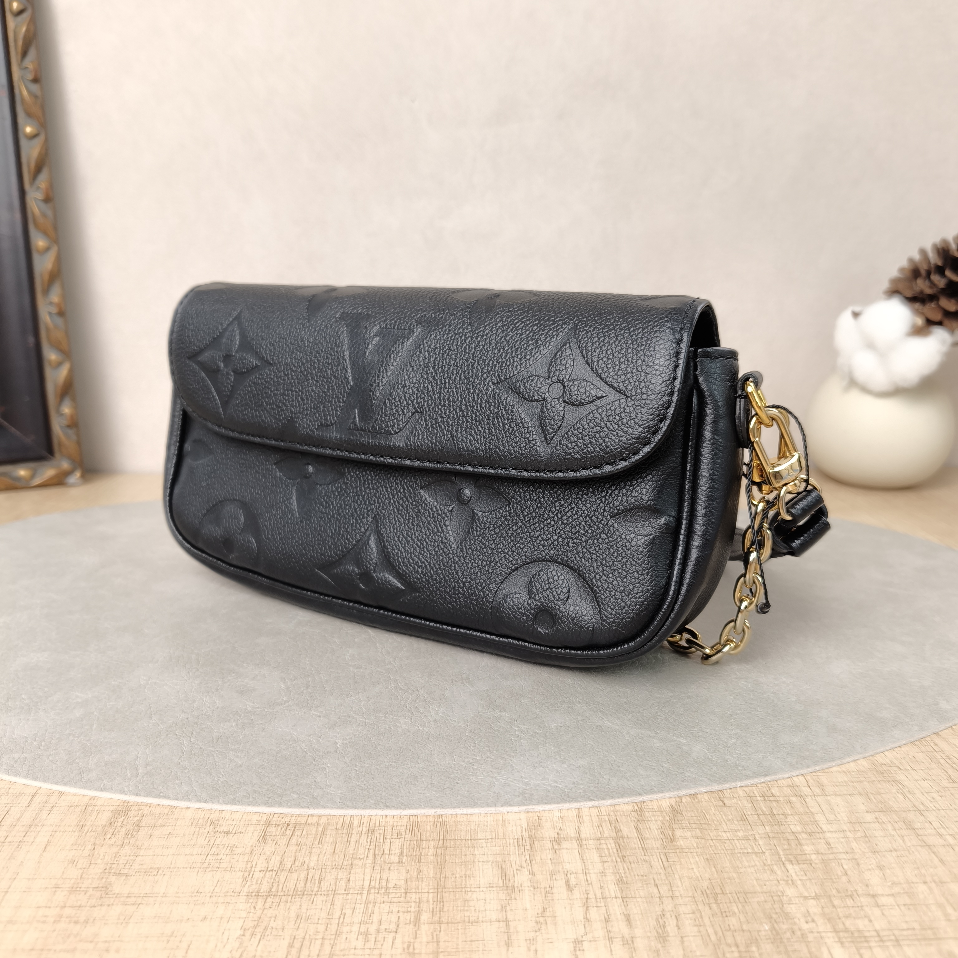 Louis Vuitton Crossbody Bag IVY Black Empreinte Embossed Calfskin Monogram Small23.5 × 4.3 × 12 cm — cover view 2 of 5