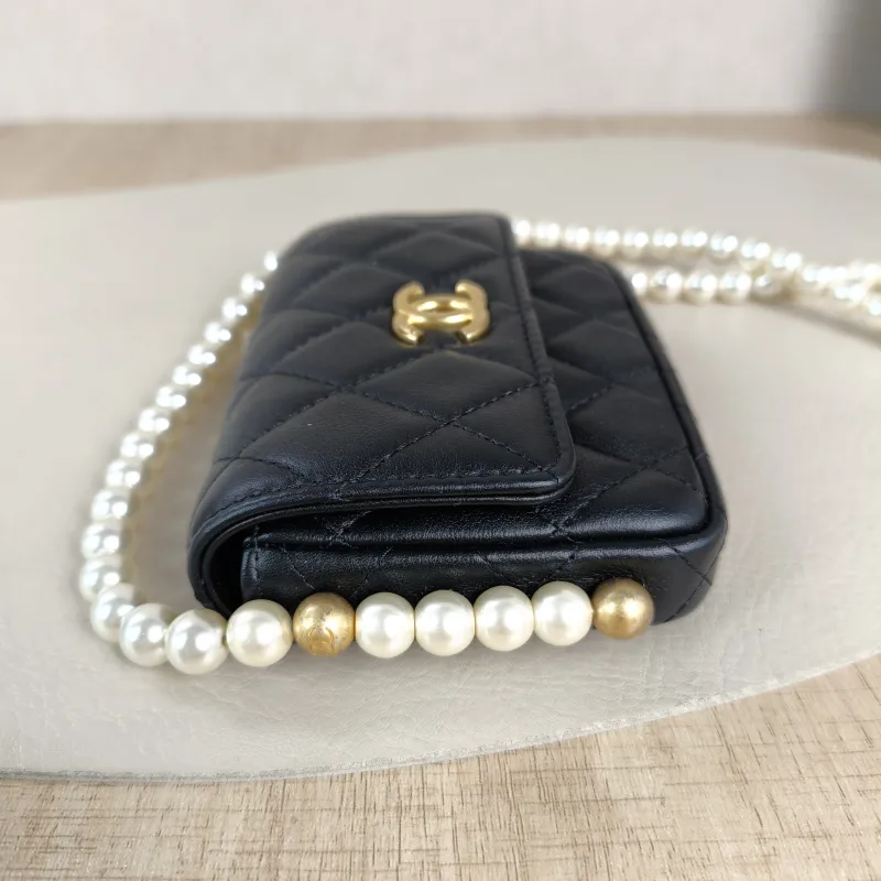 Chanel Crossbody Bag Pearl Crossbody Bag Black Calfskin One Size12 × 4 × 9 cm — detail view 5 of 11