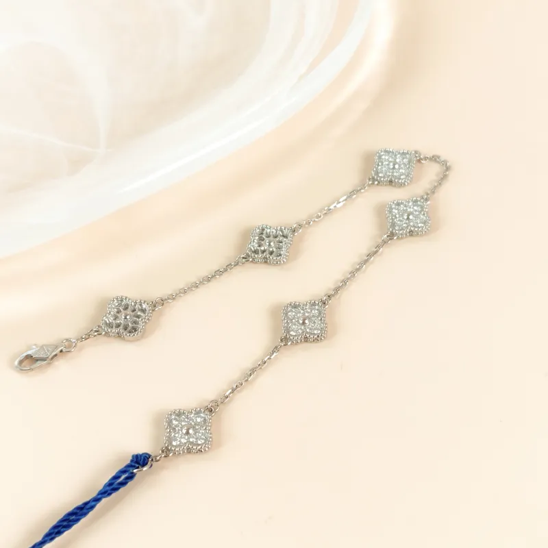 Van Cleef & Arpels Bracelet Alhambra Alhambra Collection Bracelet White Gold18KW hite Gold Diamond Sweet Mini17.5cm — cover view 3 of 8