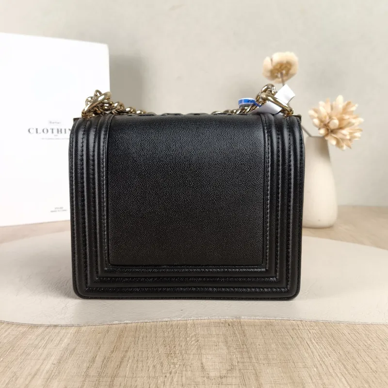 Chanel Crossbody Bag Le BoyBlack Calfskinmini18 × 8.5 × 16 cm — cover view 3 of 5