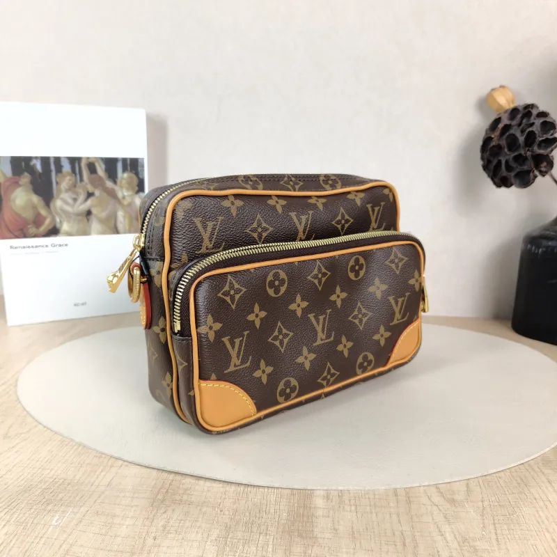 Louis Vuitton Crossbody Bag Nil Messenger Bag Monogram PVC 22 × 7 × 16.5 cm — cover view 5 of 5