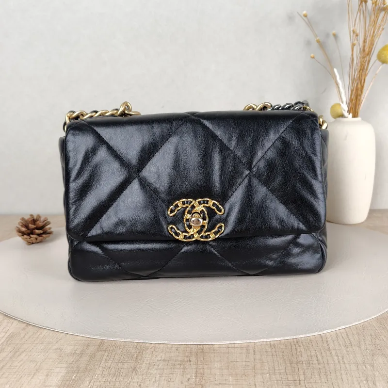 Chanel Crossbody Bag19Bag Black SL ambskin Small26 × 9 × 16 cm