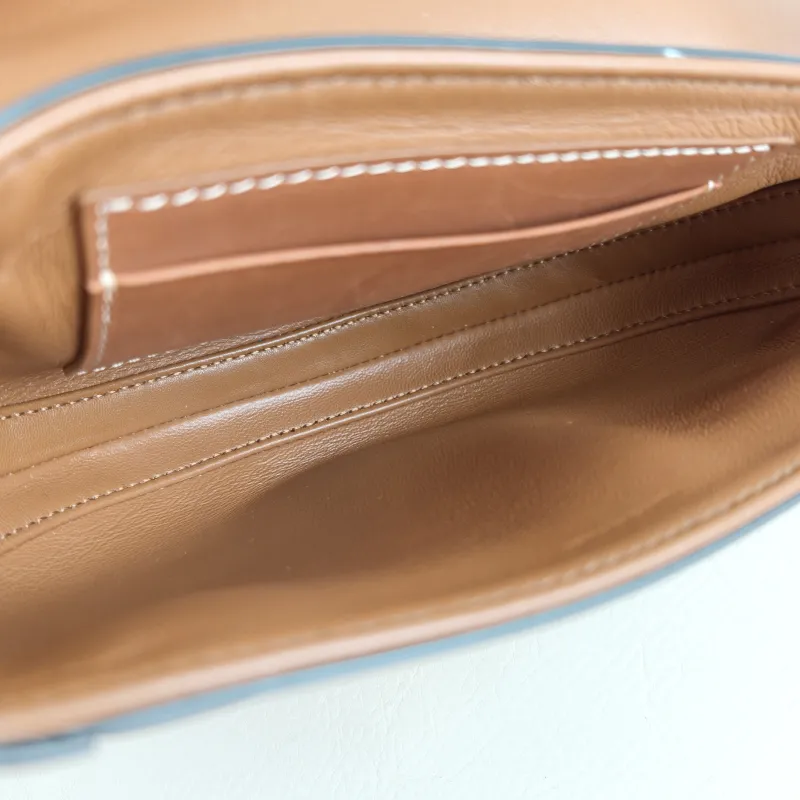 CELINE Crossbody Bag Besace 16 Caramel Calfskin Small 19 × 6 × 17 cm — detail view 4 of 10
