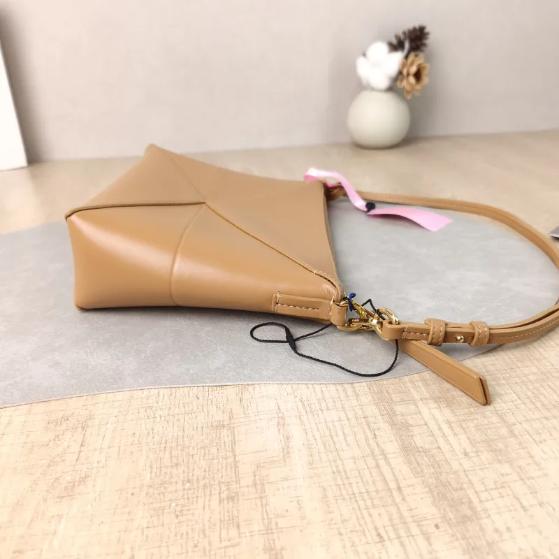 LOEWE Shoulder Bag puzzle fold Shoulder Bag Brown Calfskin One Size 23 × 6.5 × 15.5 cm — detail view 9 of 10