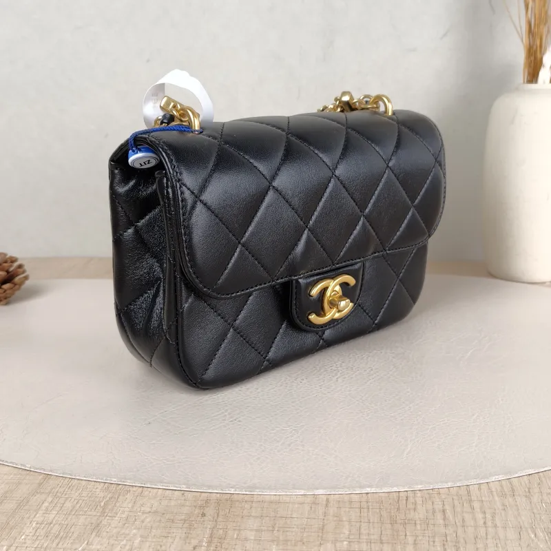 Chanel Crossbody Bag Pearl Black Lambskin Mini 19 × 5.5 × 12.5 cm — cover view 5 of 6