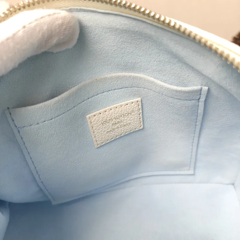 Louis Vuitton Crossbody Bag Speedy20 White · Blue Calfskin One Size20.5 × 12 × 13.5 cm — detail view 14 of 15