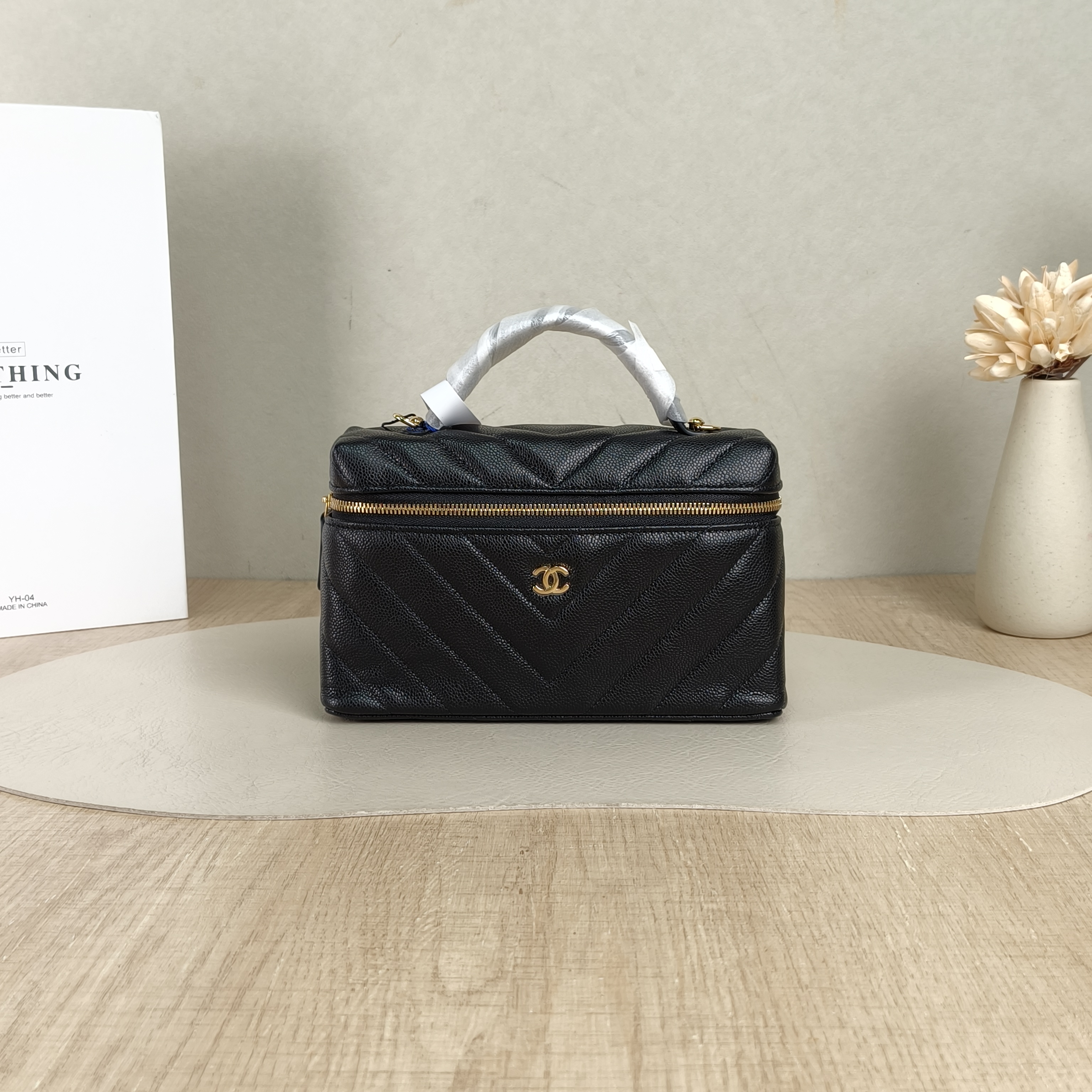 Chanel Crossbody Baglp v Box Bag Top Handle Crossbody Bag Black Calfskin One Size19.5 × 5 × 17 cm