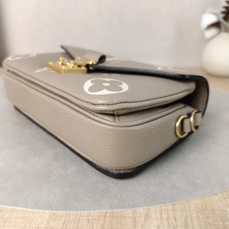 Louis Vuitton Crossbody Bag Pochette Métis East West Empreinte Embossed Calfskin Small21.5 × 6 × 13.5 cm — detail view 2 of 14