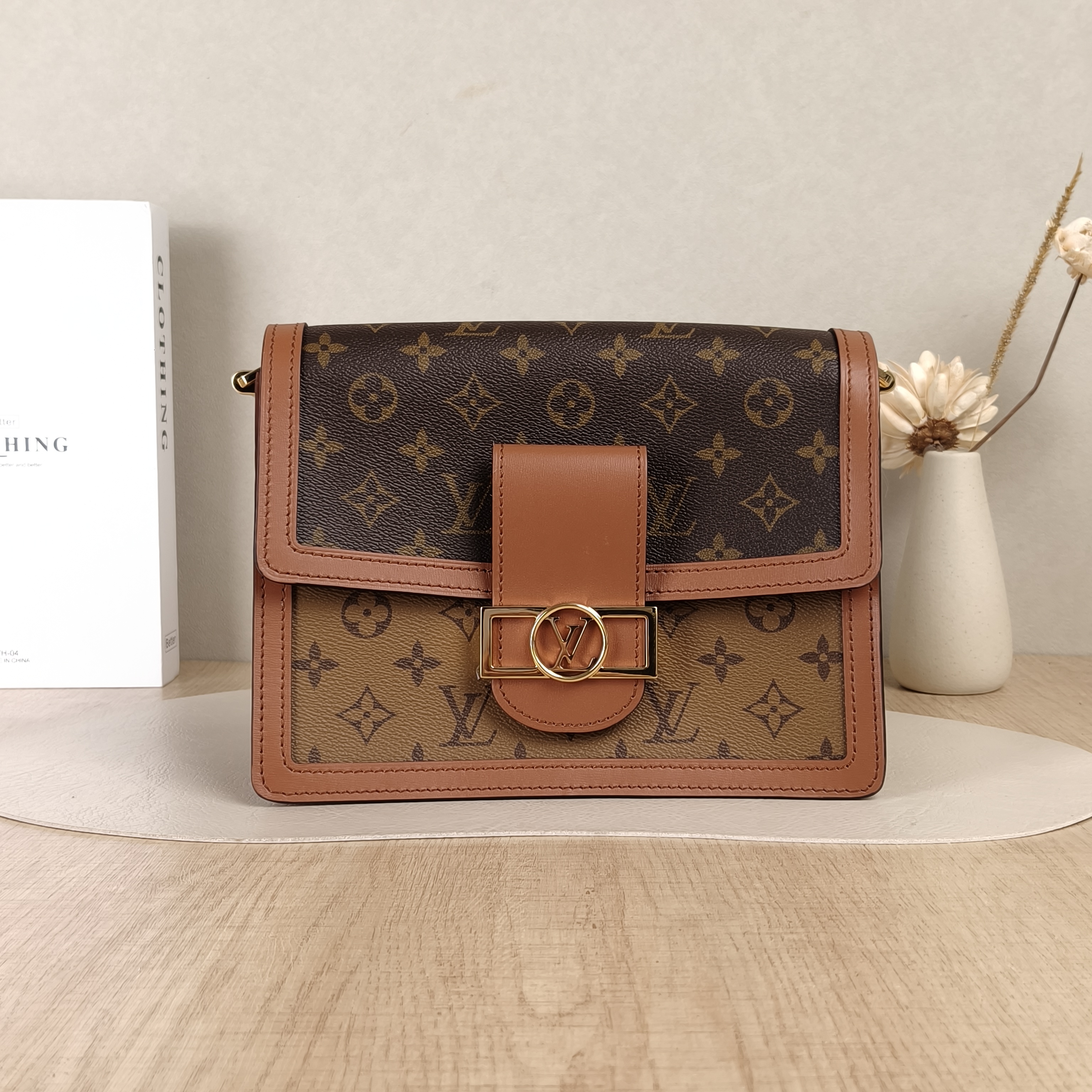 Louis Vuitton Crossbody Bag Dauphine Monogram PVC Medium25 × 10.5 × 17 cm