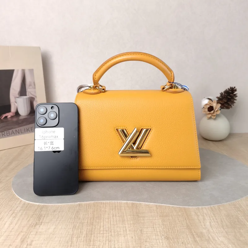 Louis Vuitton Shoulder Bag Twist One Handle Edition Small 25 × 11 × 17 cm — cover view 3 of 6