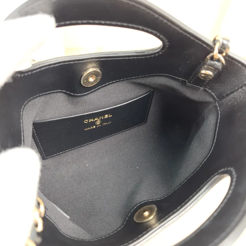 Chanel Shoulder Bag31Bag Black Waxed Leathernano20.5 × 3.5 × 17 cm — detail view 12 of 13