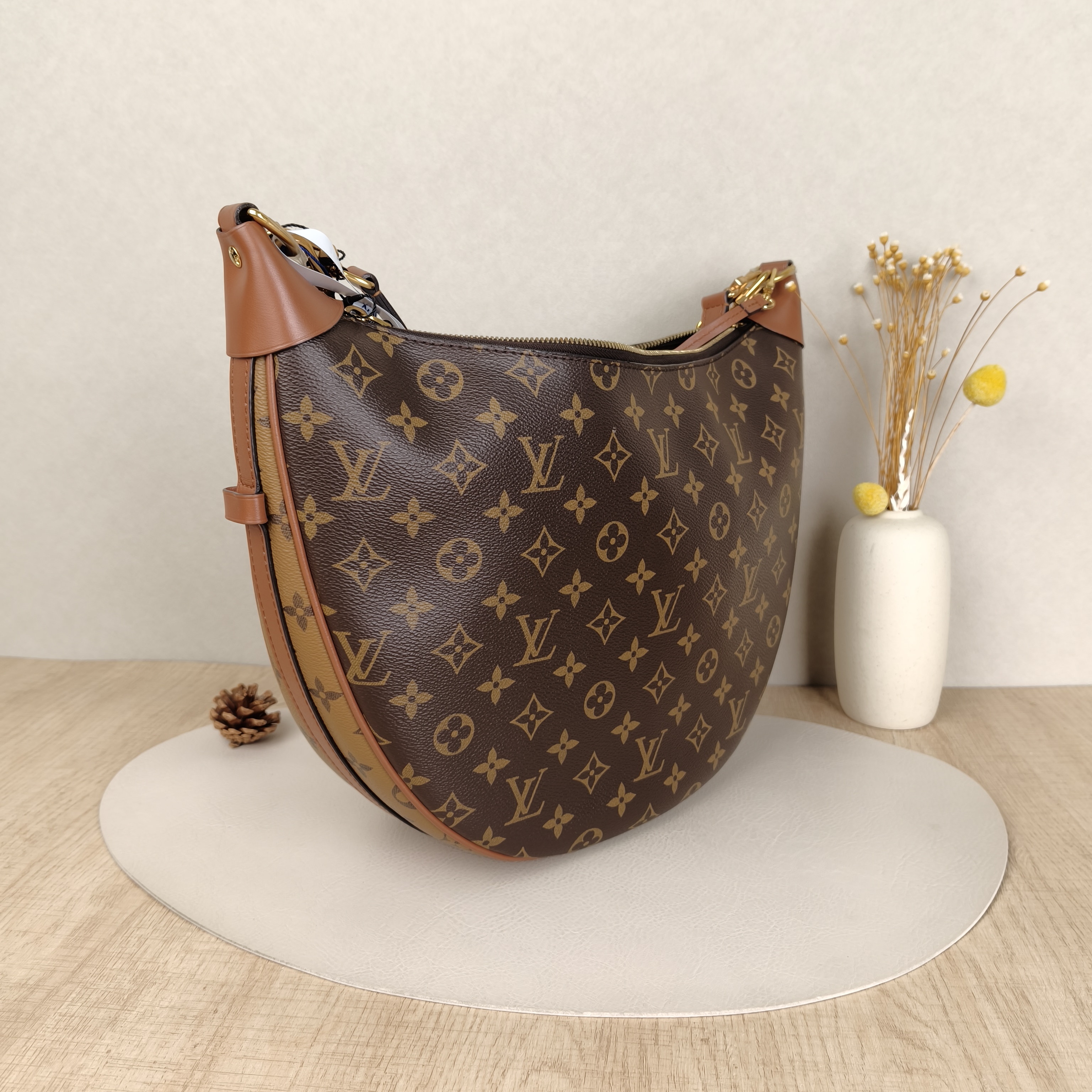 Louis Vuitton Crossbody Bag Loop Hobo — cover view 3 of 10