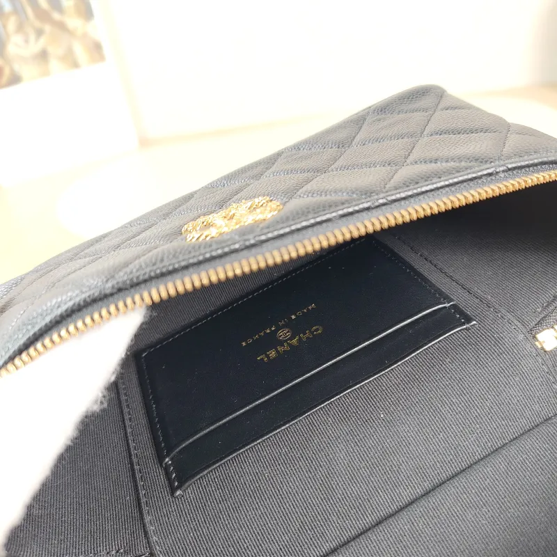 Chanel Crossbody Bag lp Box Bag Top Handle Crossbody Bag Black Grained Calfskin 19.5 × 5 × 12 cm — detail view 10 of 12